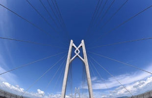 Hong Kong-Zhuhai-Macao Bridge Main Project Traffic Engineering